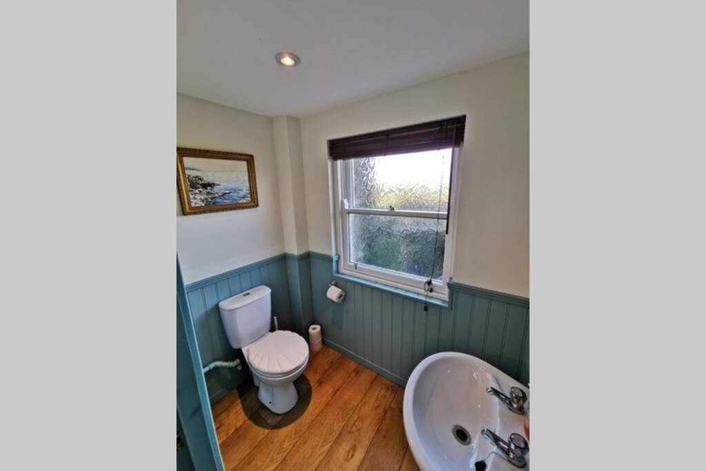 Villa Cosy, Coastal Retreat With A Large Garden Monreith Exterior foto