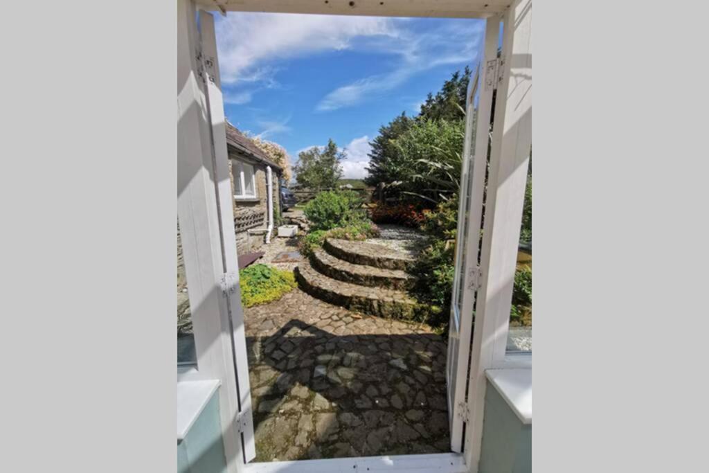 Villa Cosy, Coastal Retreat With A Large Garden Monreith Exterior foto